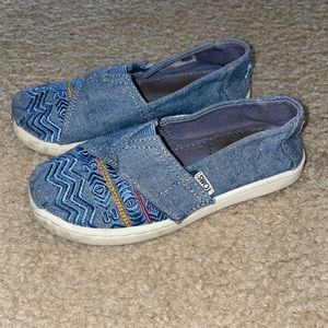 Toms with Velcro strap and embroidered design